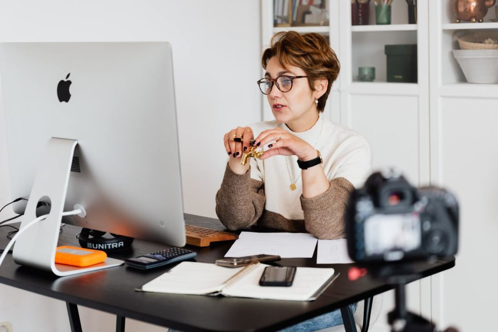 The Power of Student Reviews: Why Every English Language Tutor Needs Feedback